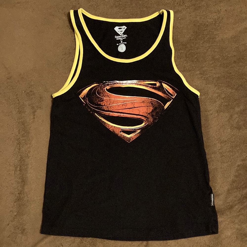 Black and yellow Superman tank